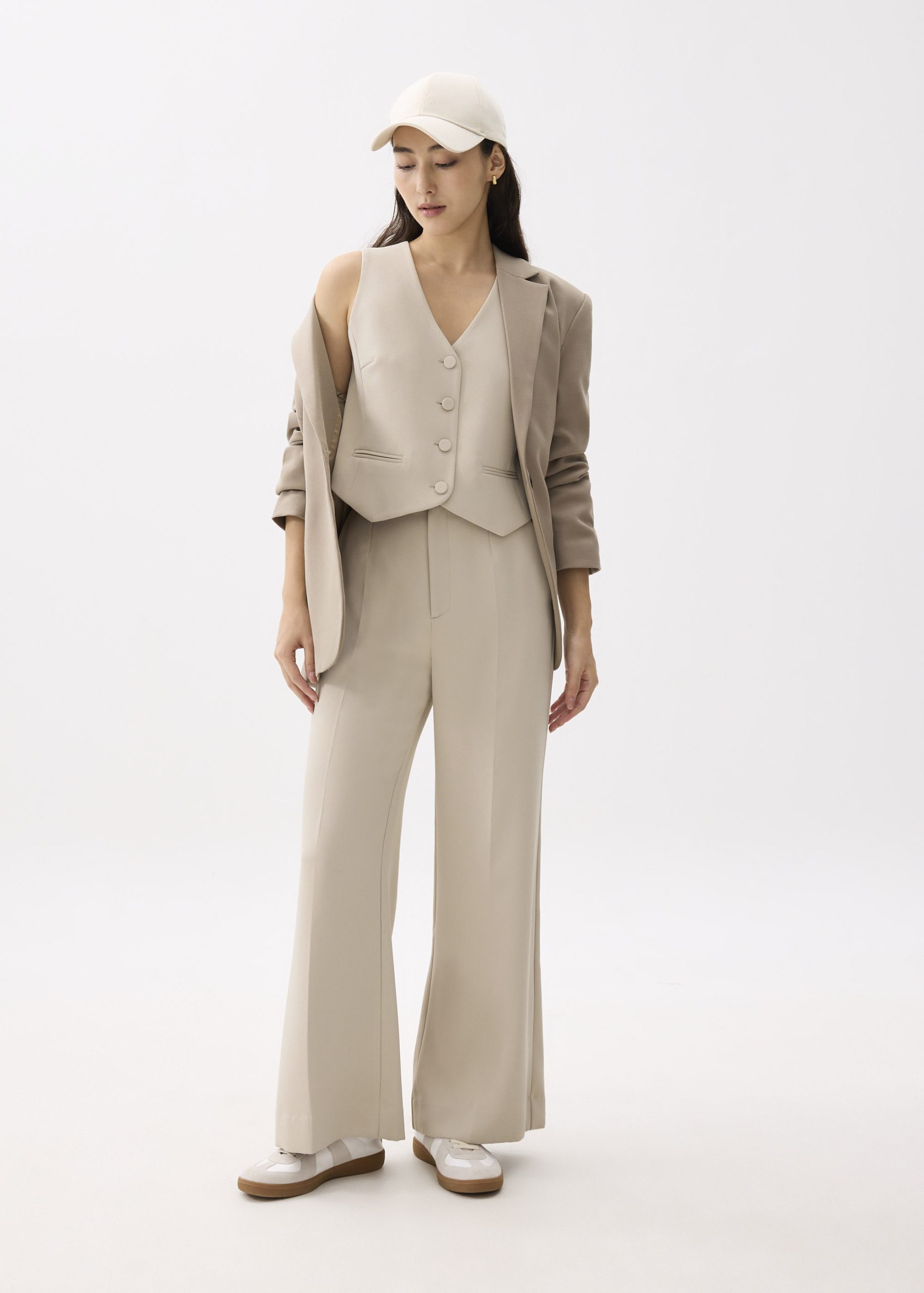 Yuna Relaxed V-neck Vest - Image 15
