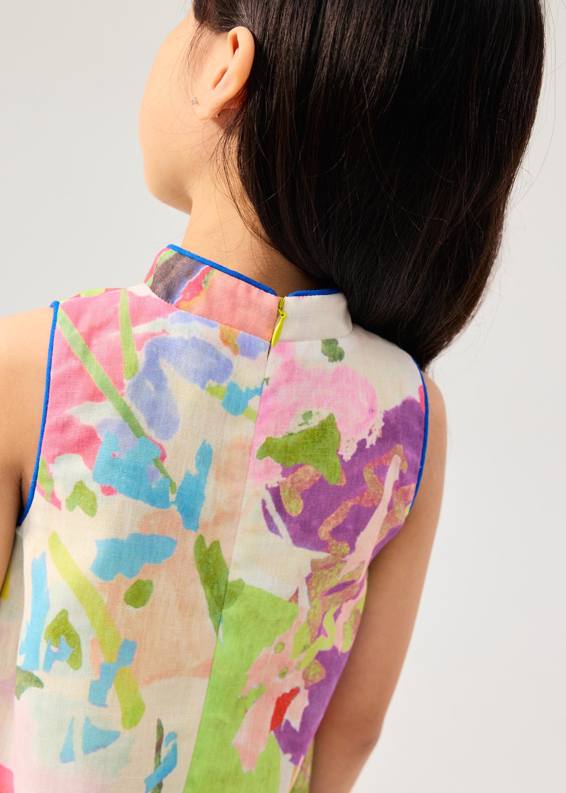 Girls' Scallop Edge Mandarin Collar Shift Midi Dress in Vivid Blooms - Image 4