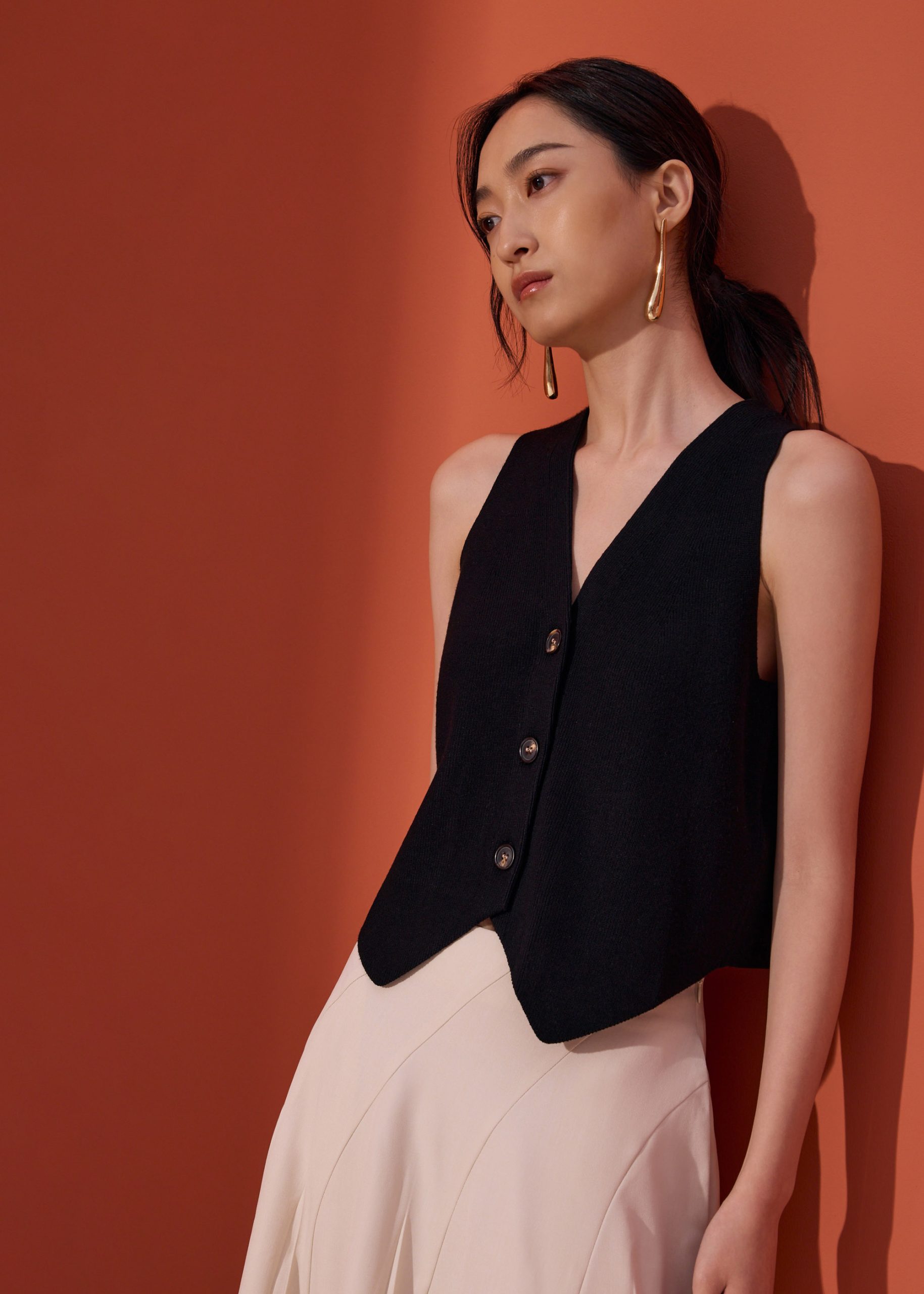 Esah Relaxed Knit V-neck Vest Top - Image 5