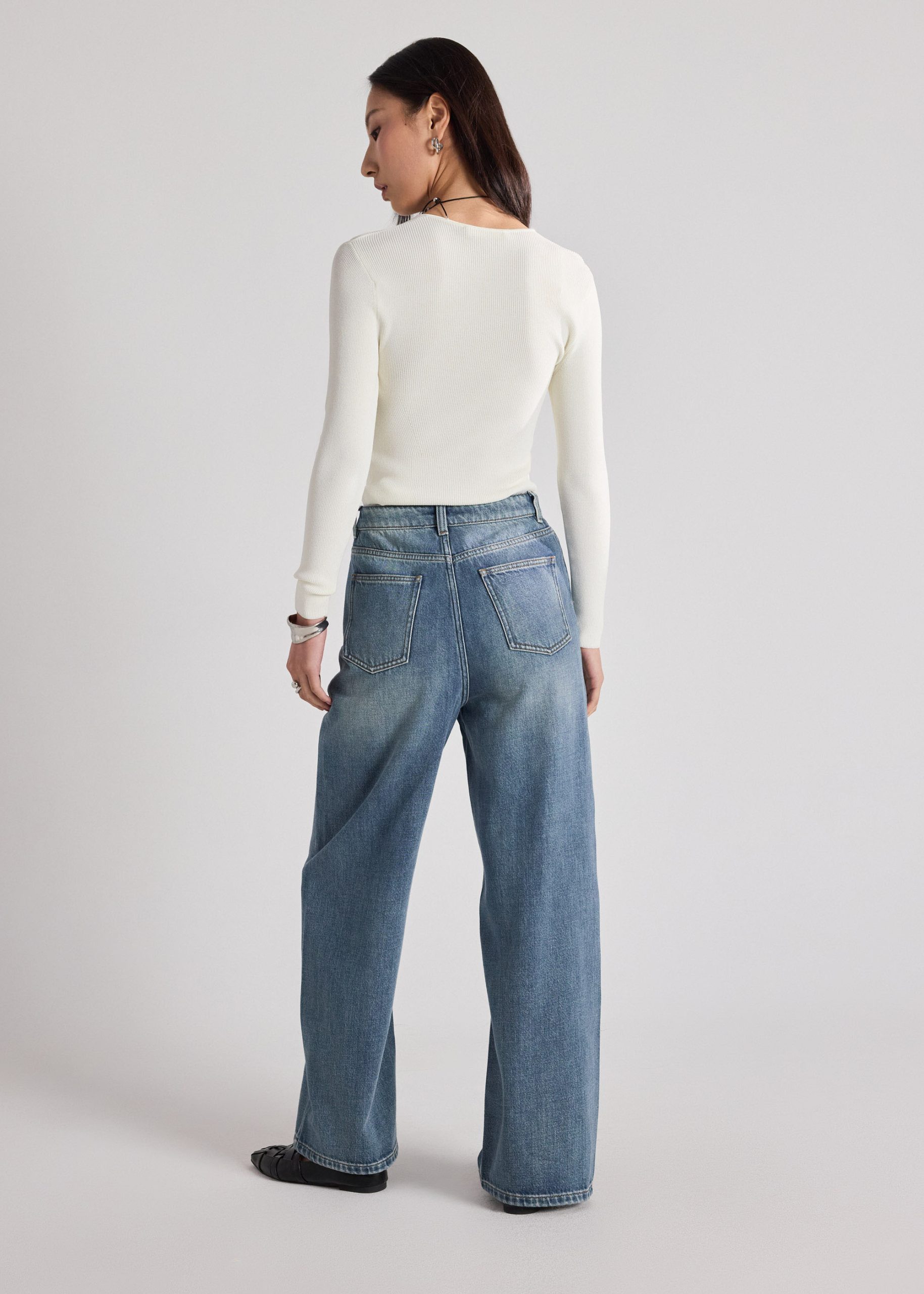 Leggy??Cross Over Jeans - Image 4