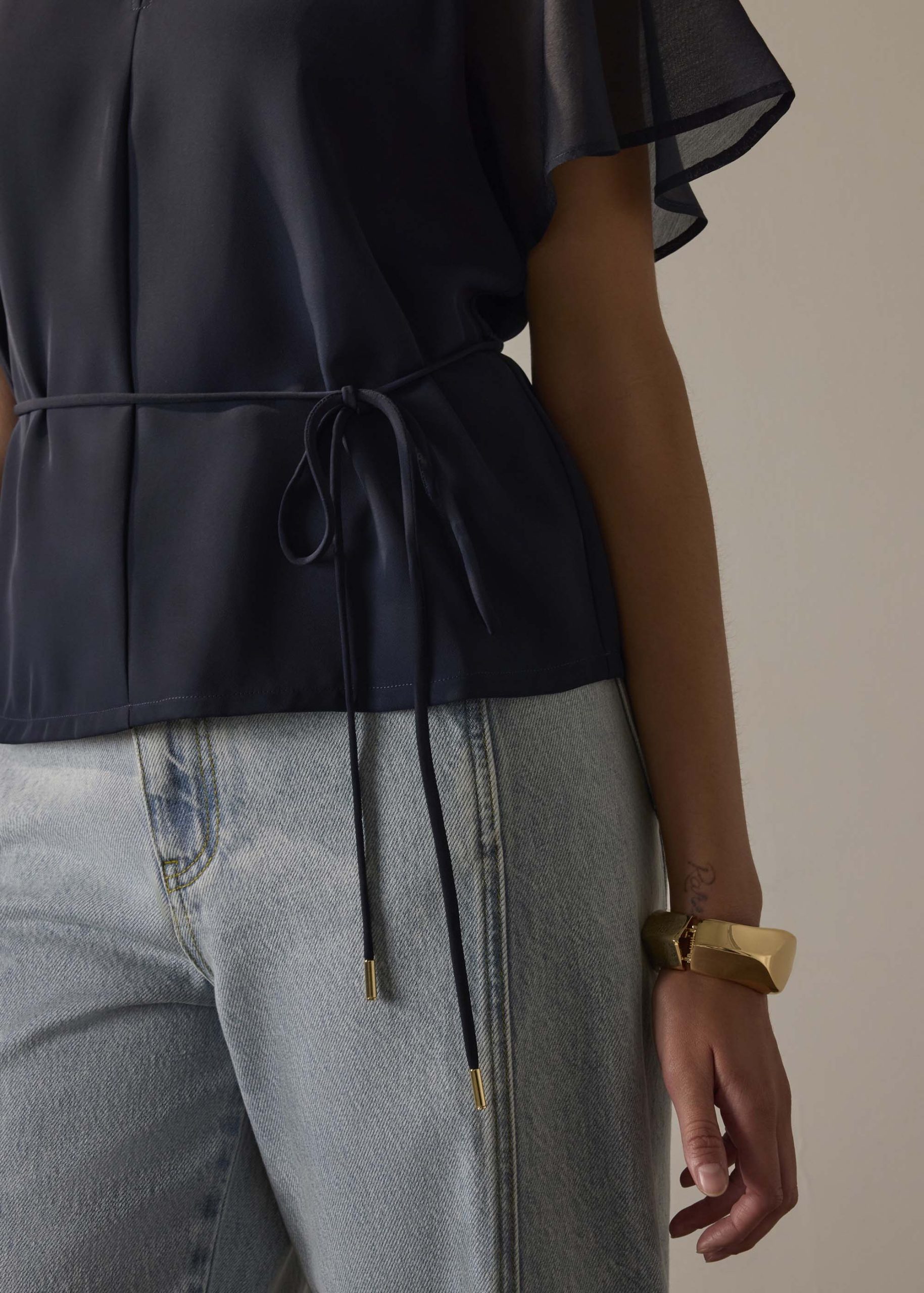 Gela Crepe Top With Sash - Image 12