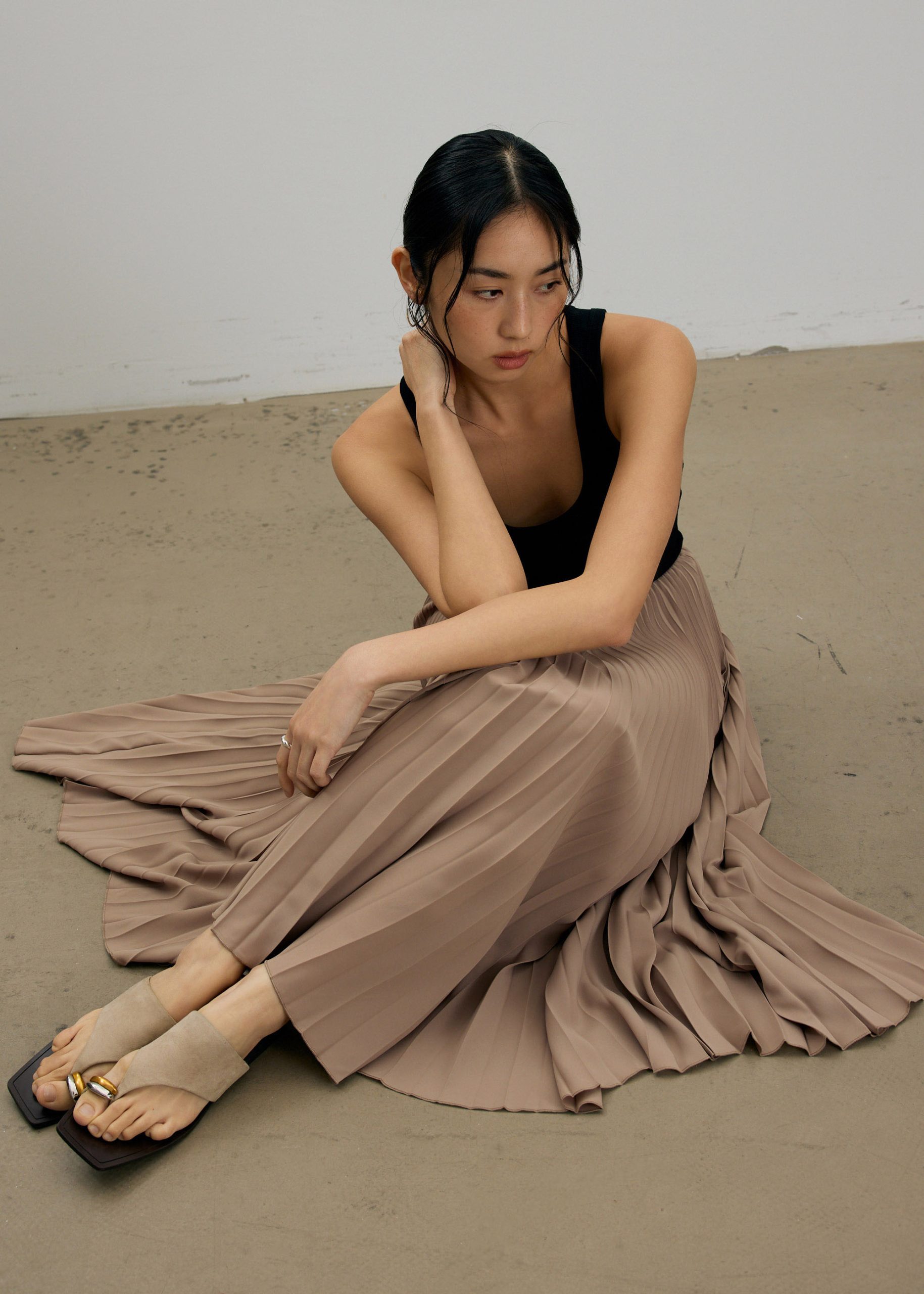 Wei Elastic Sunray Pleated Midaxi Skirt - Image 18