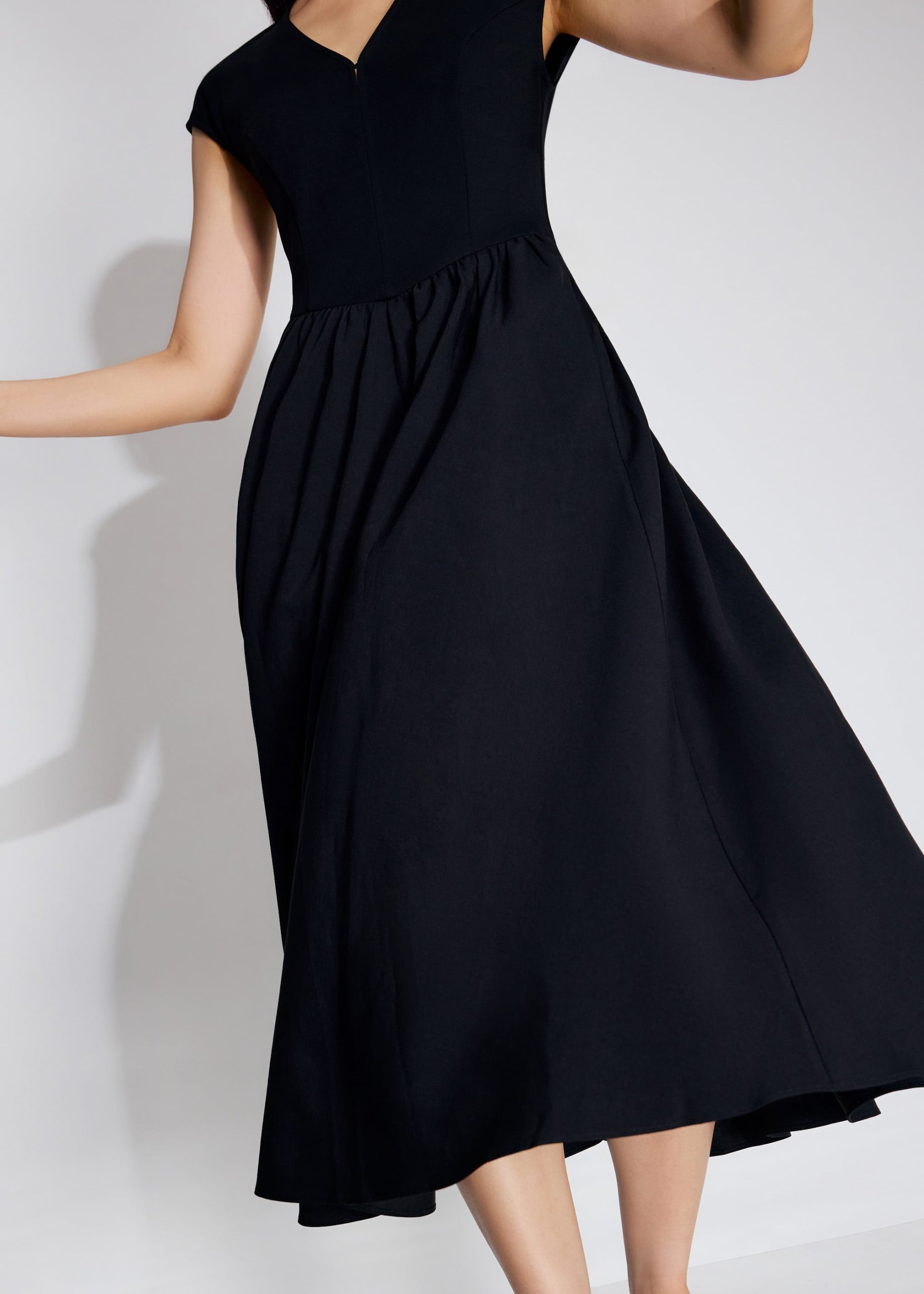 Panelled Mixed Fabric V-Neck Fit & Flare Midaxi Dress - Image 2