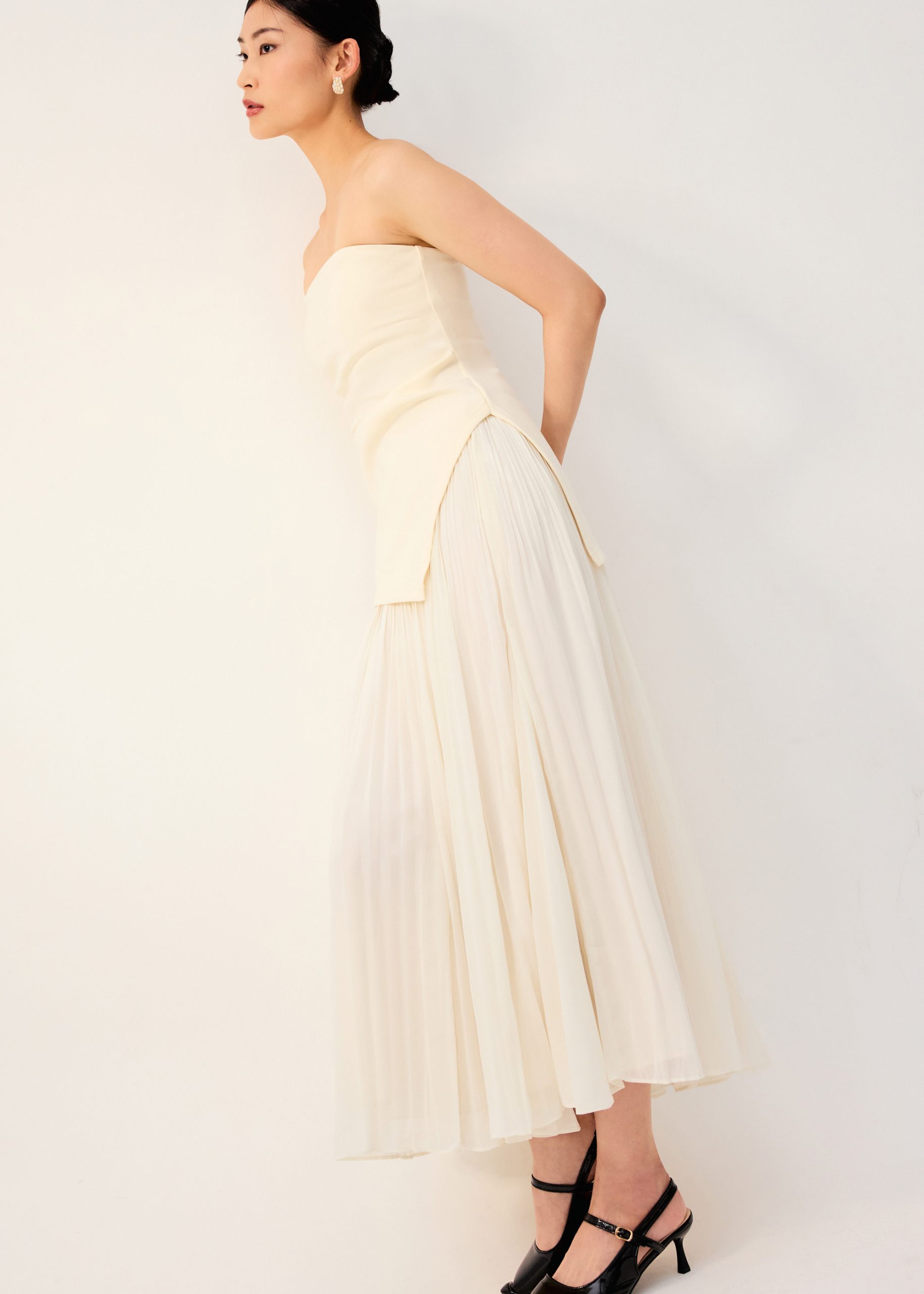 BraFree by LB Tencel Asymmetric Hem Tube Top - Image 11