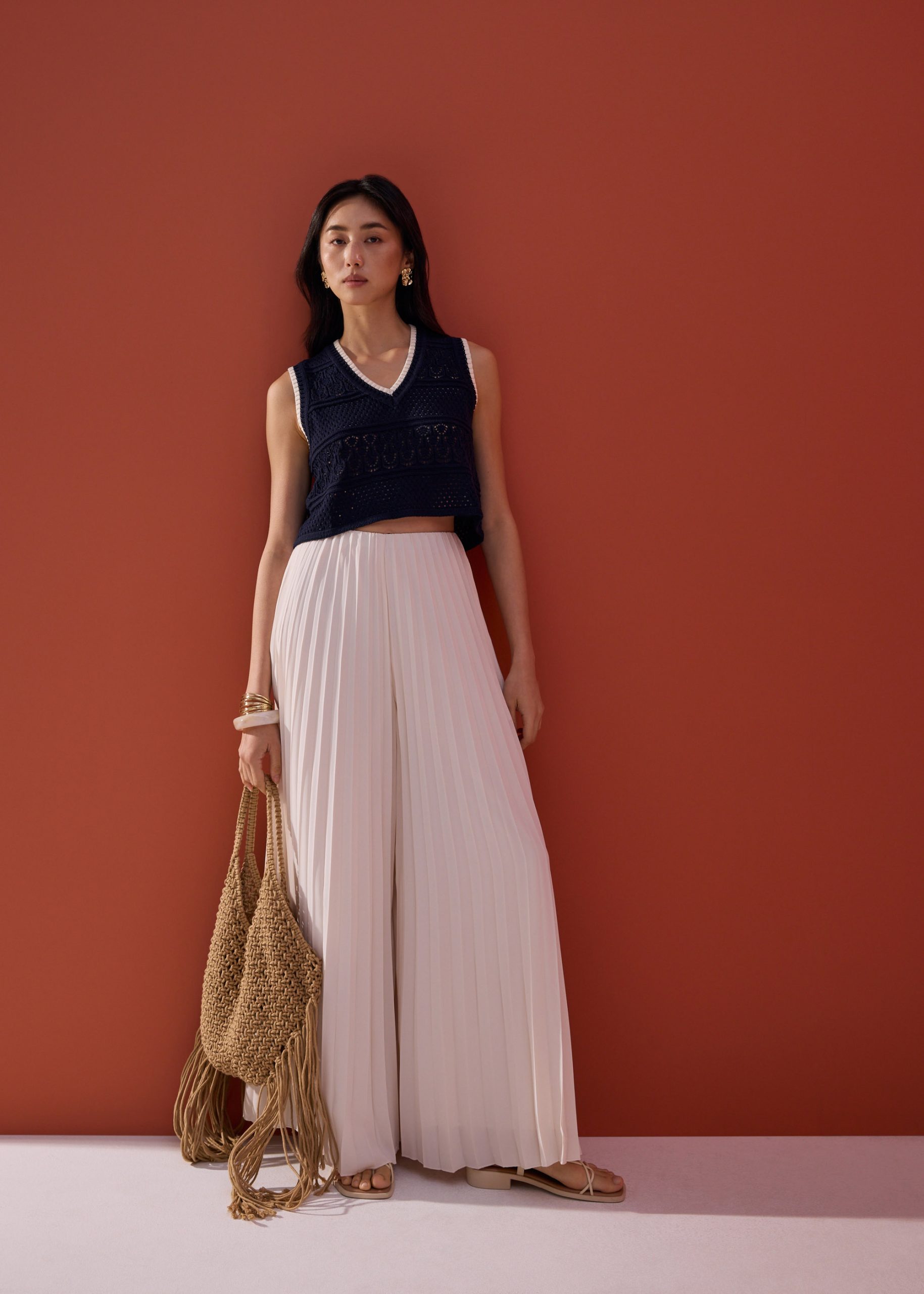 Pointelle Contrast Knit V-neck Crop Shell Top - Image 9