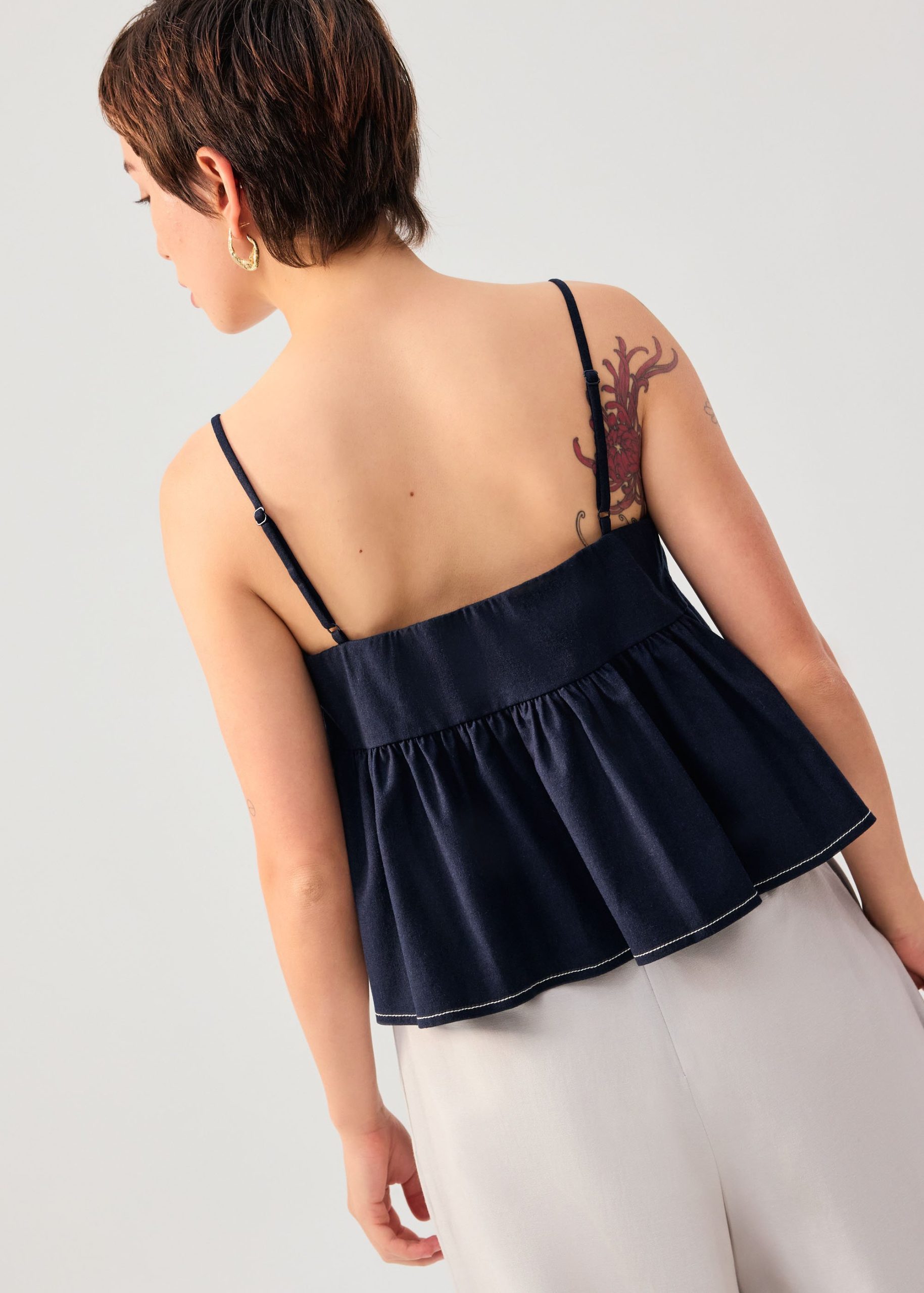 Contrast Stitch V-neck Peplum Camisole Top - Image 5