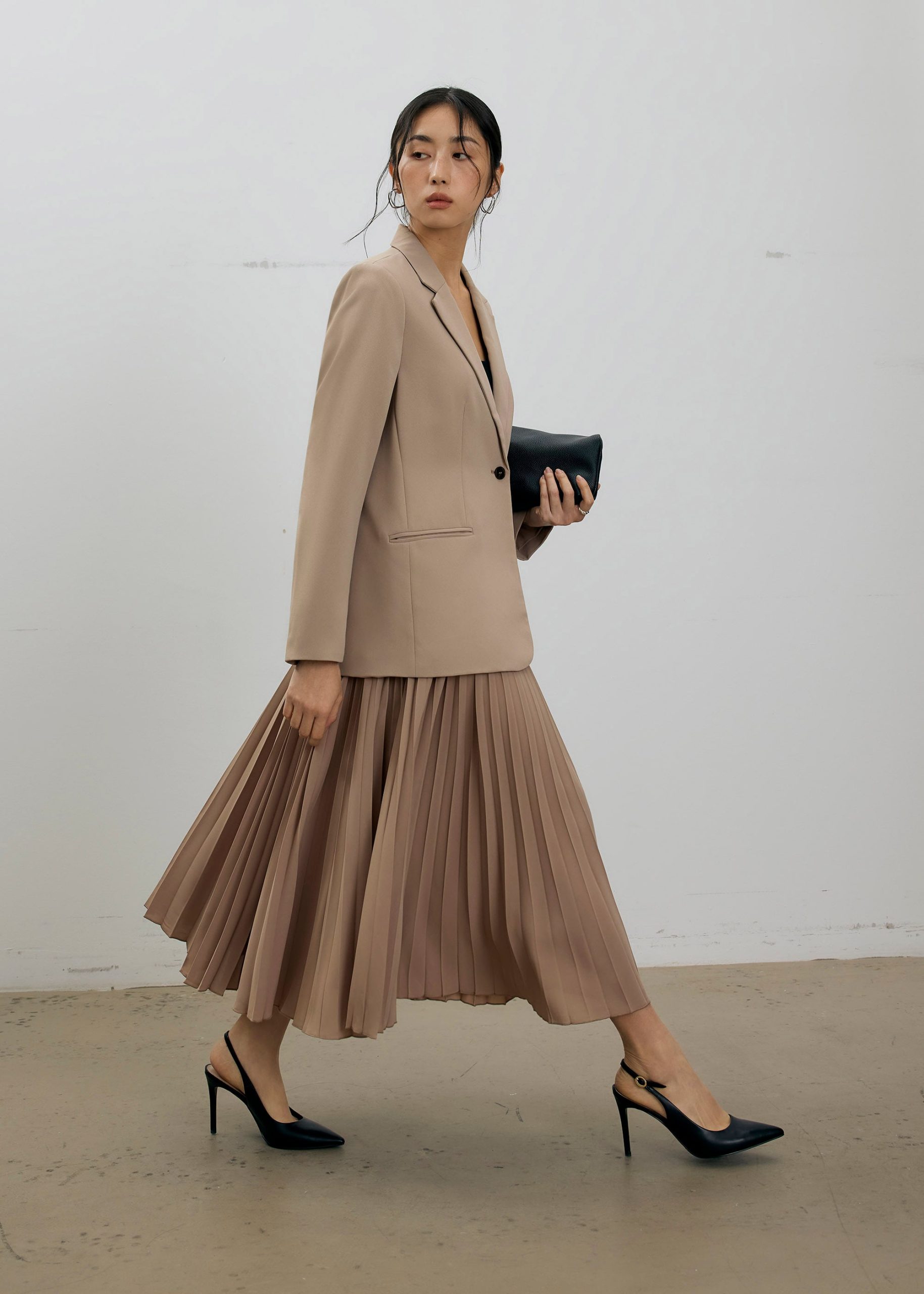 Wei Elastic Sunray Pleated Midaxi Skirt - Image 13