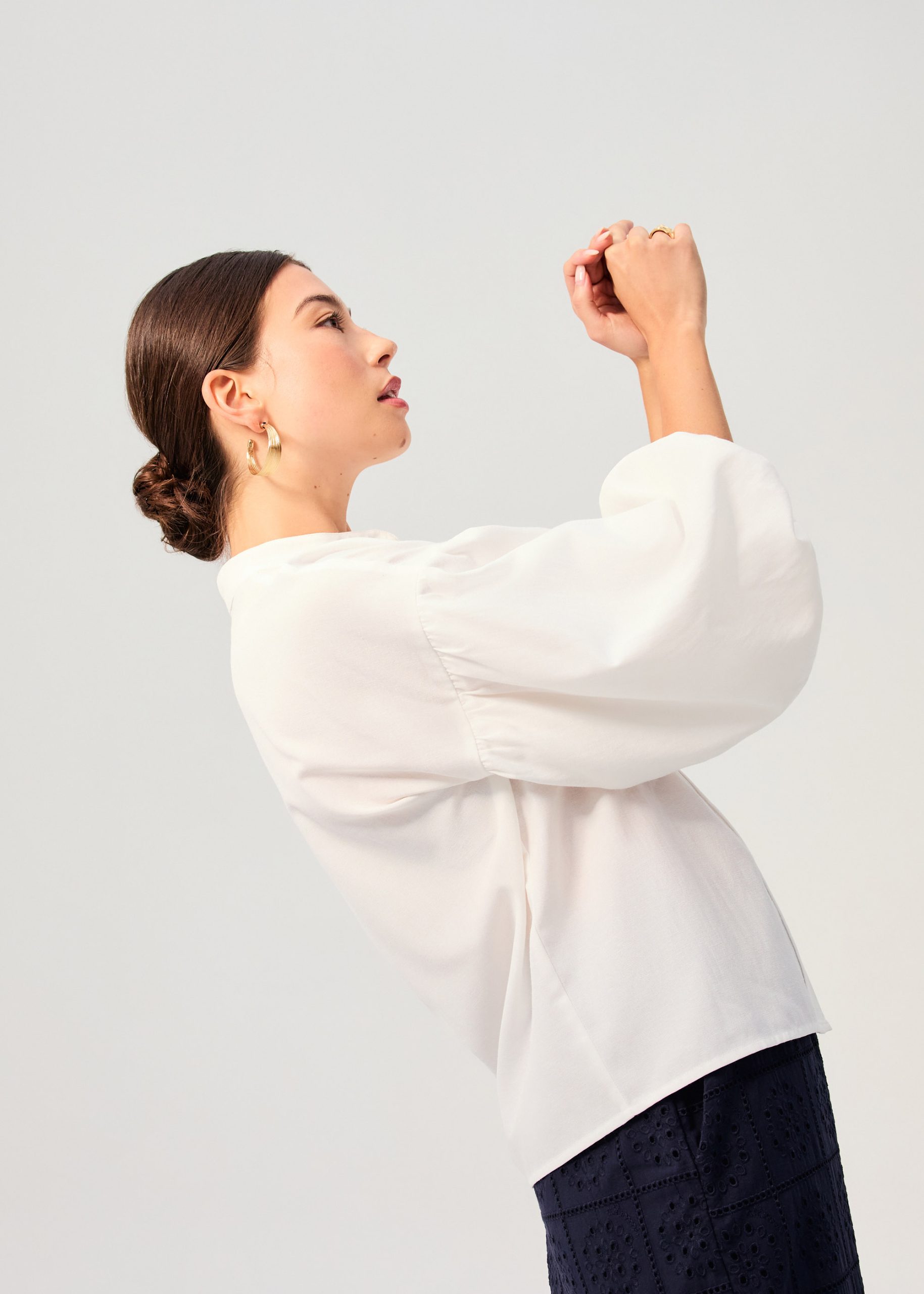 Relaxed Cotton Button Down Collared Puff Sleeve Top - Image 5