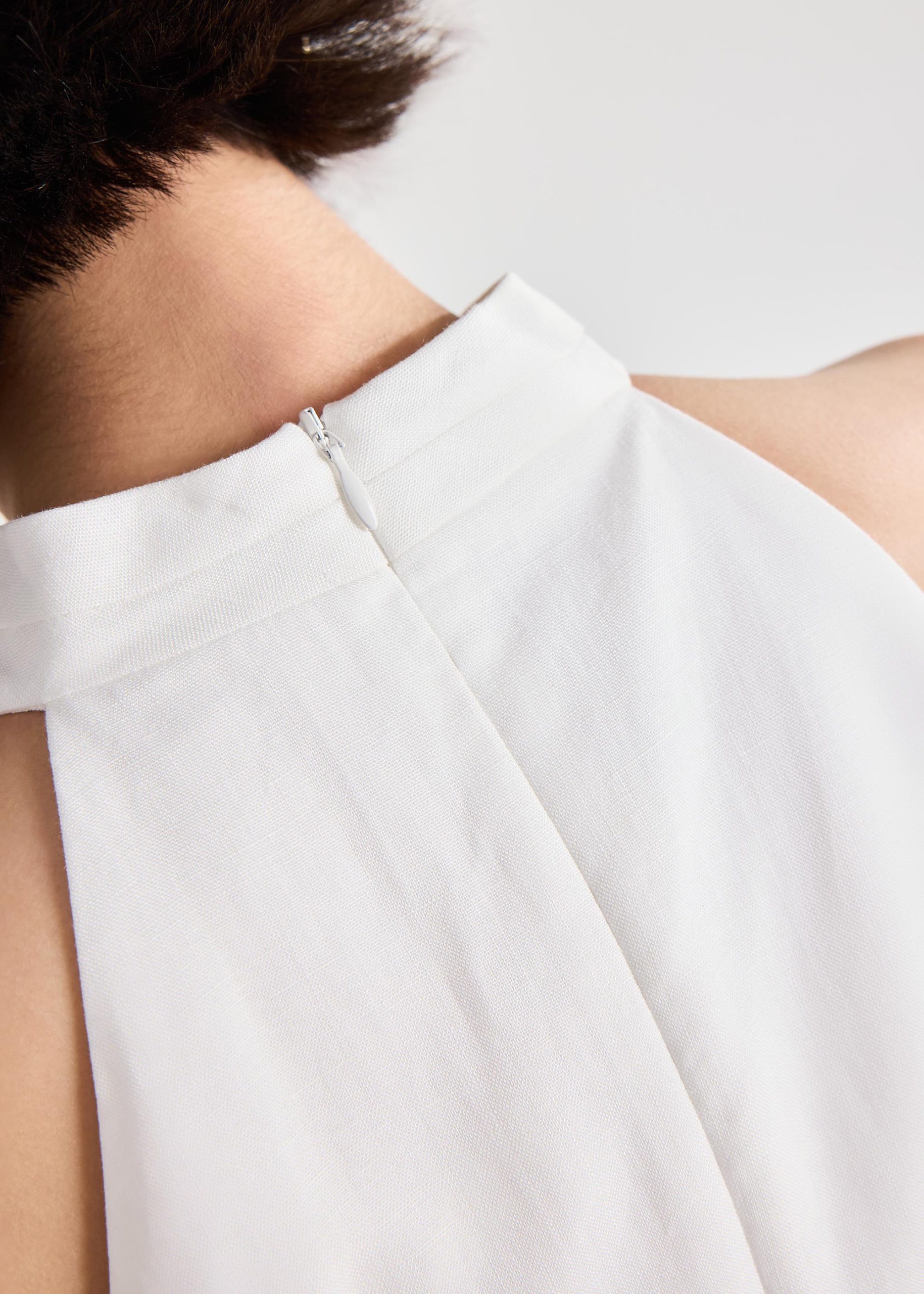 Akira Premium Linen Halter Top - Image 7