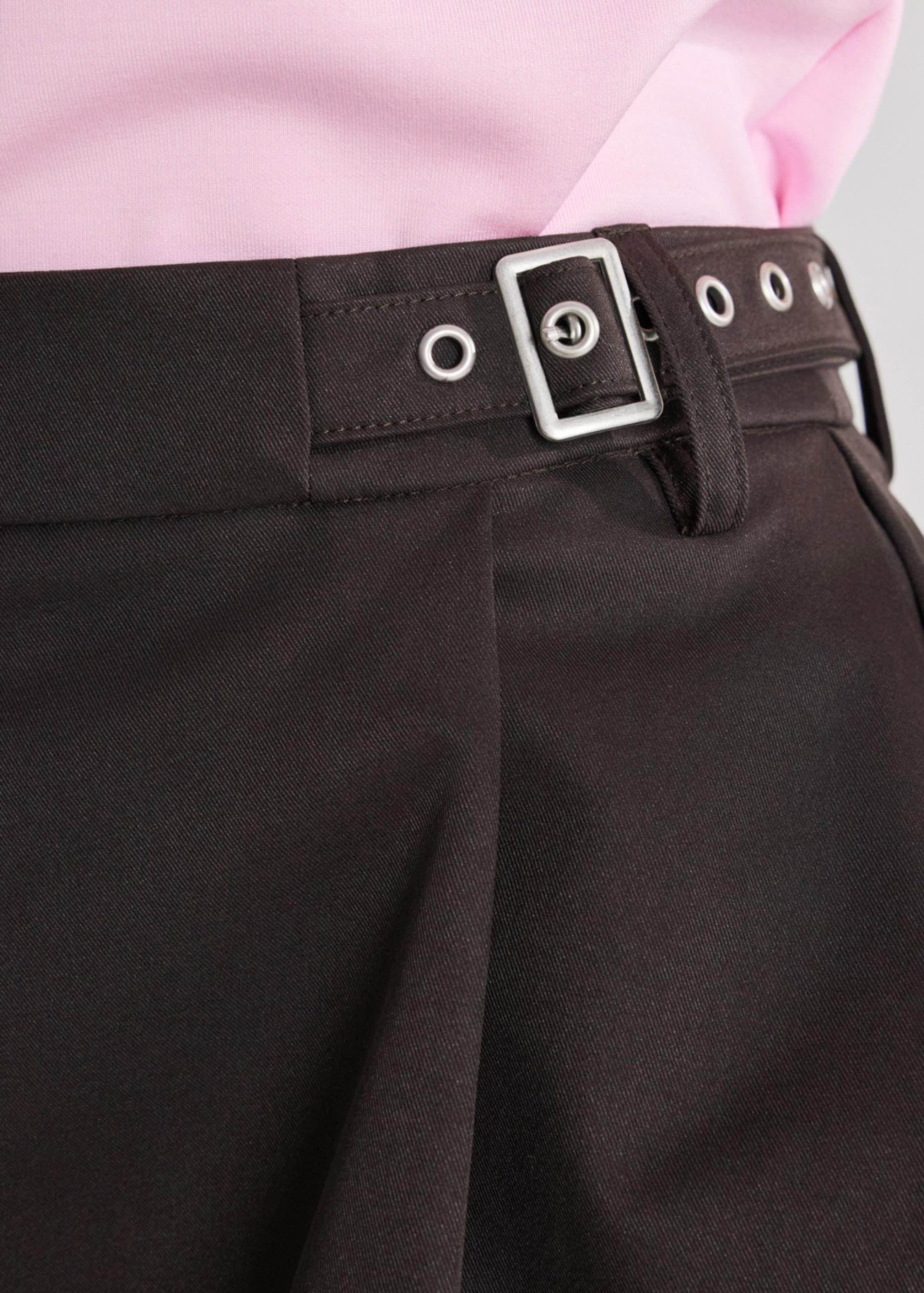 Buckle Belt Flare Shorts - Image 13