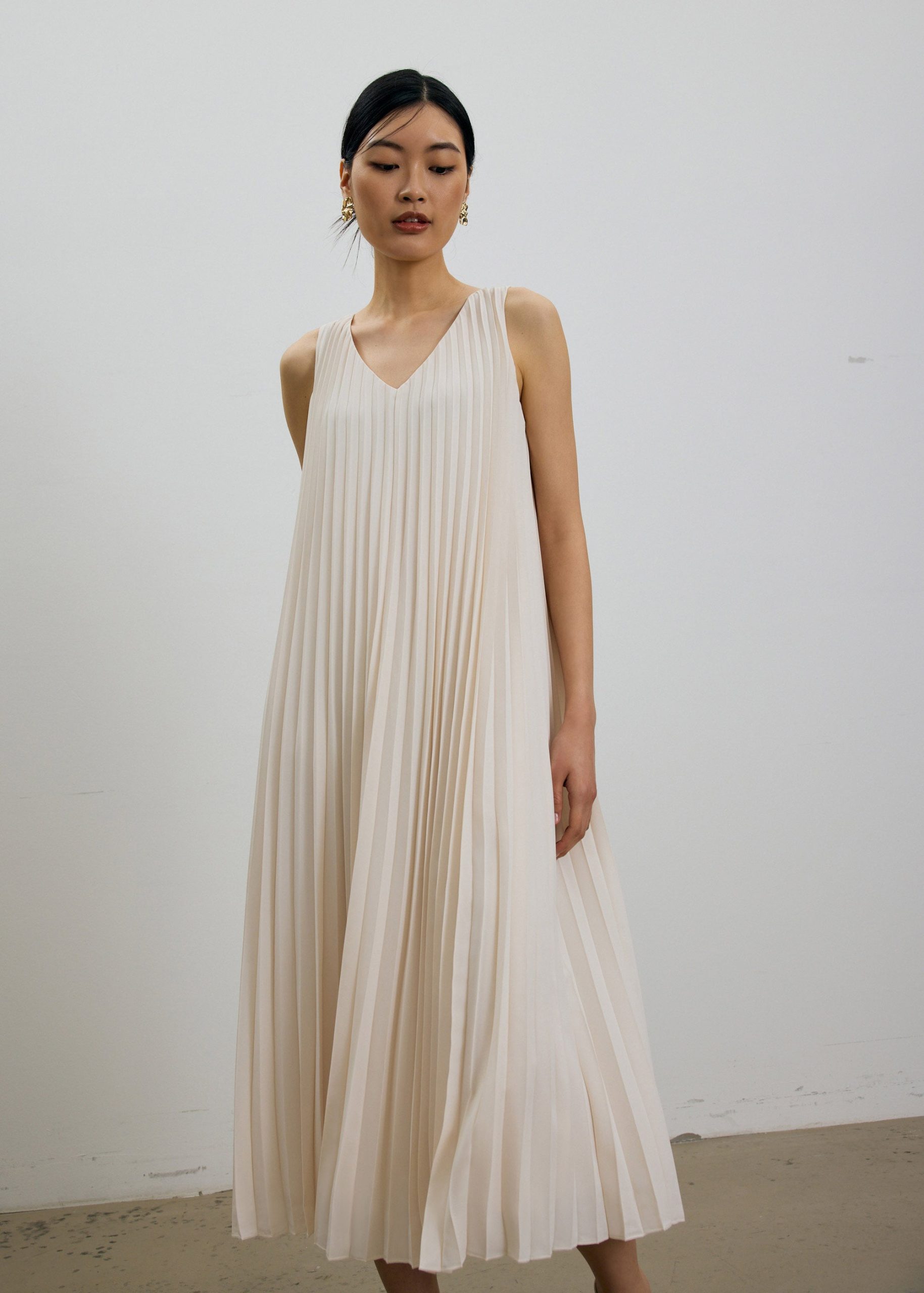 Willa Reversible Sunray Pleated Midaxi Dress - Image 15