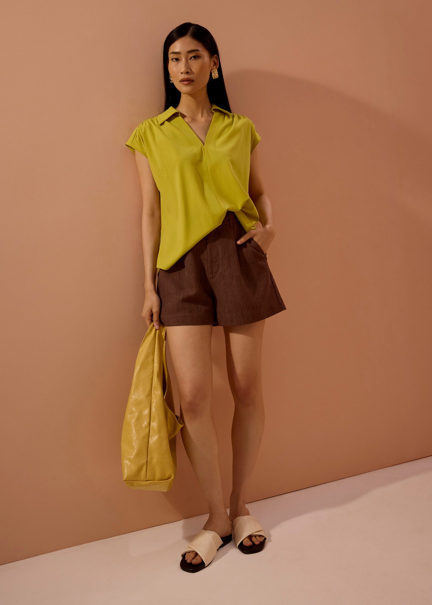 Dana Relaxed V-neck Shirt - Image 13