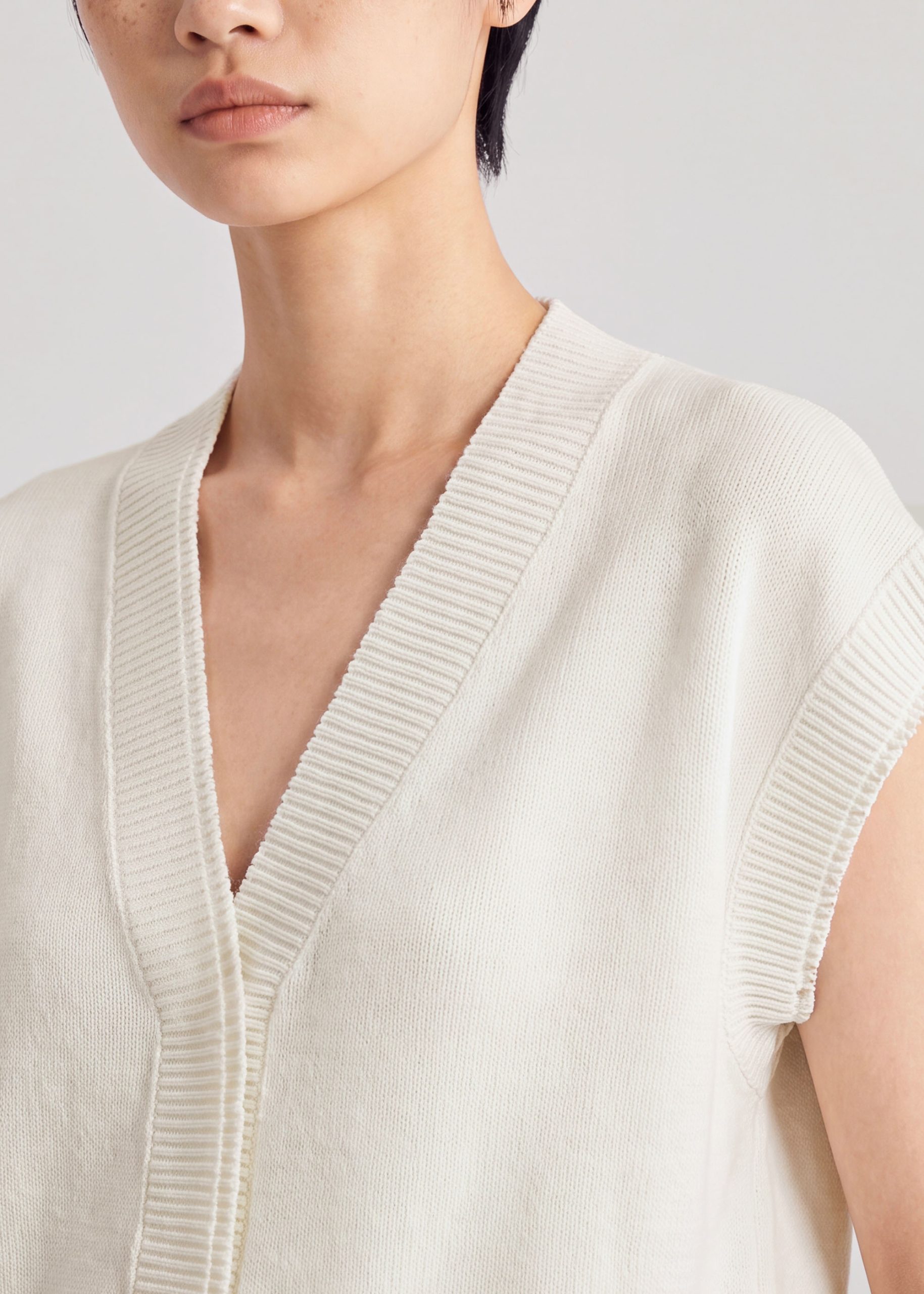 Oversized Knit Vest - Image 5