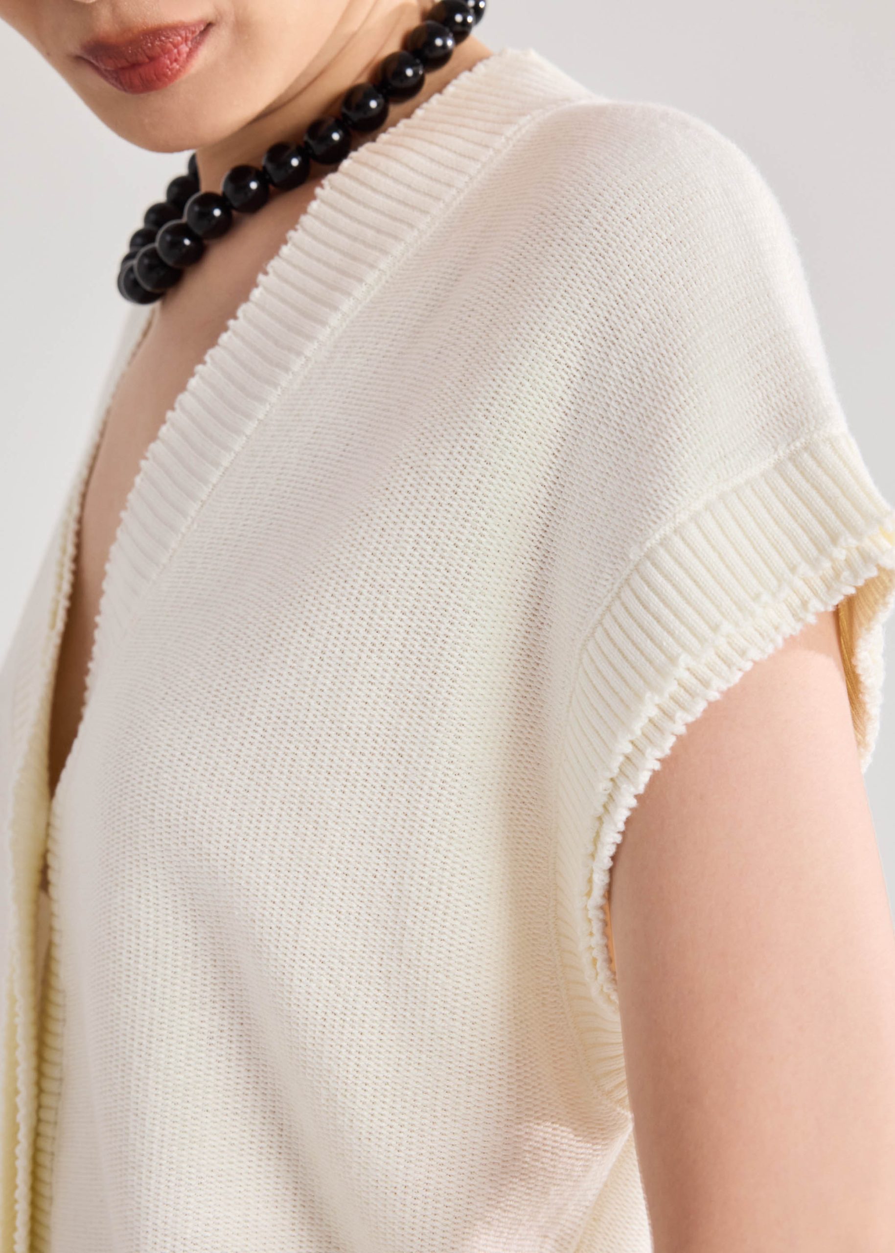 Oversized Knit Vest - Image 7