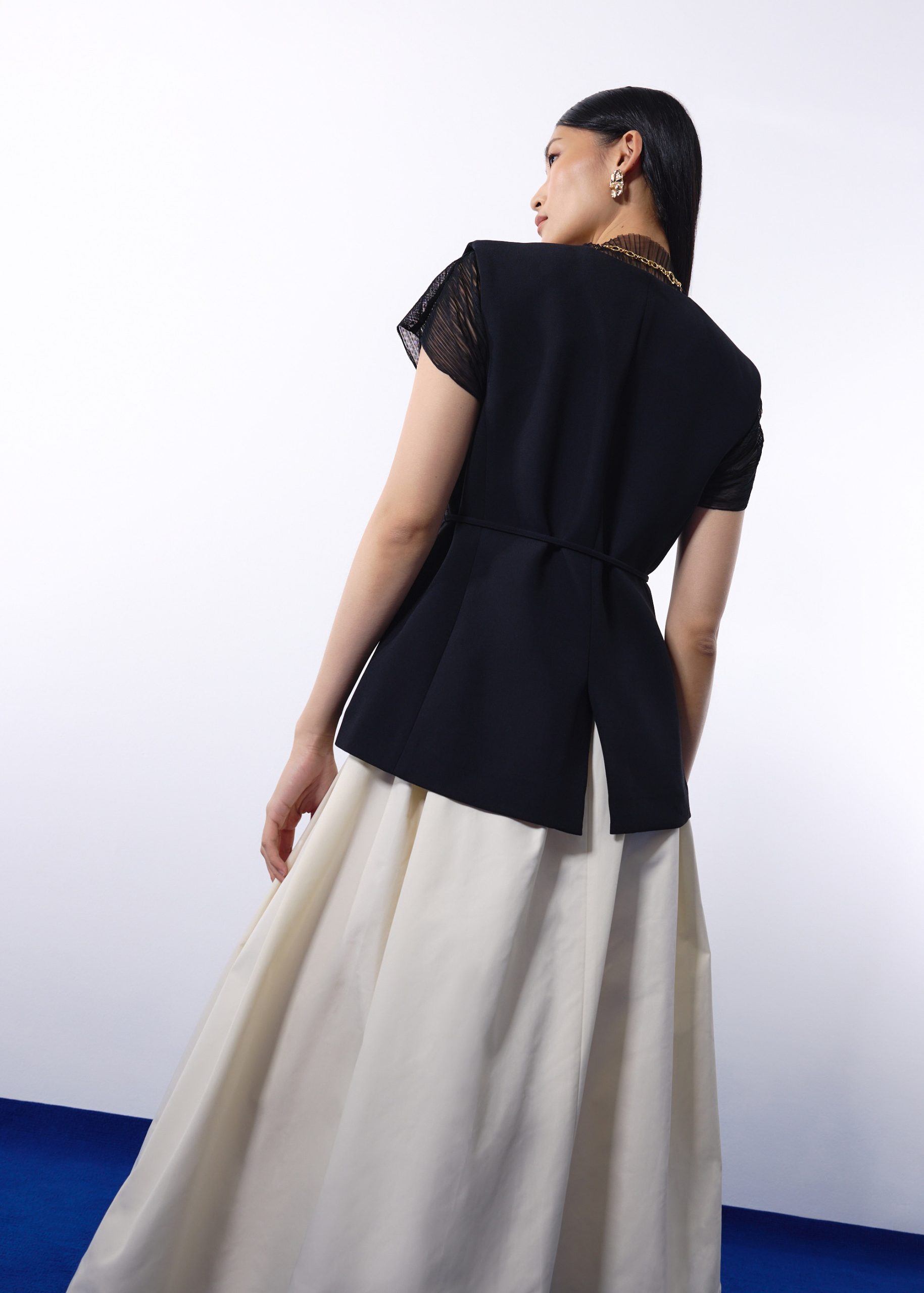 Ji-woo Relaxed Belted Shoulder Padded Crepe Longline Vest - Image 6