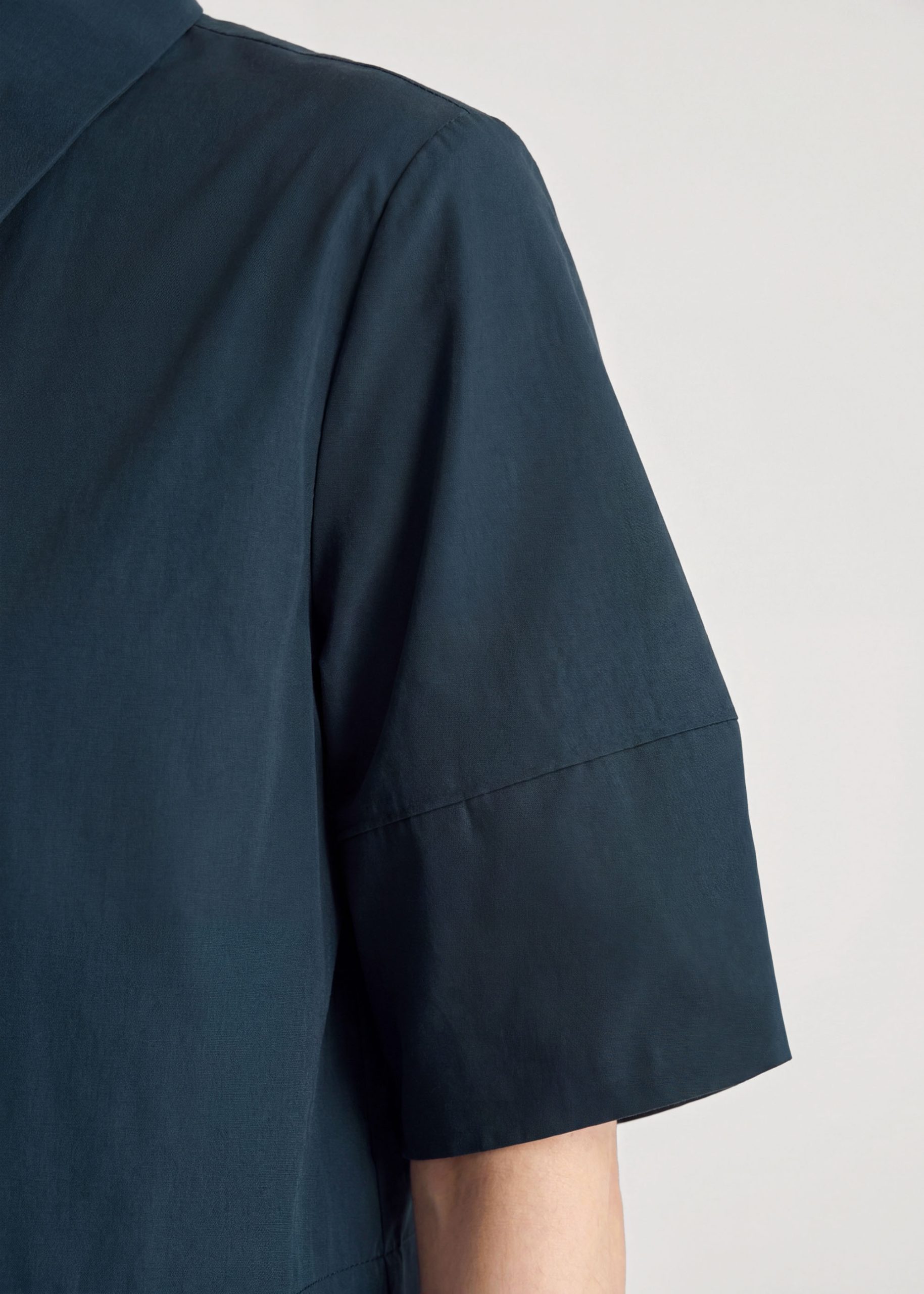Cocoon Sleeve Crop Shirt - Image 14
