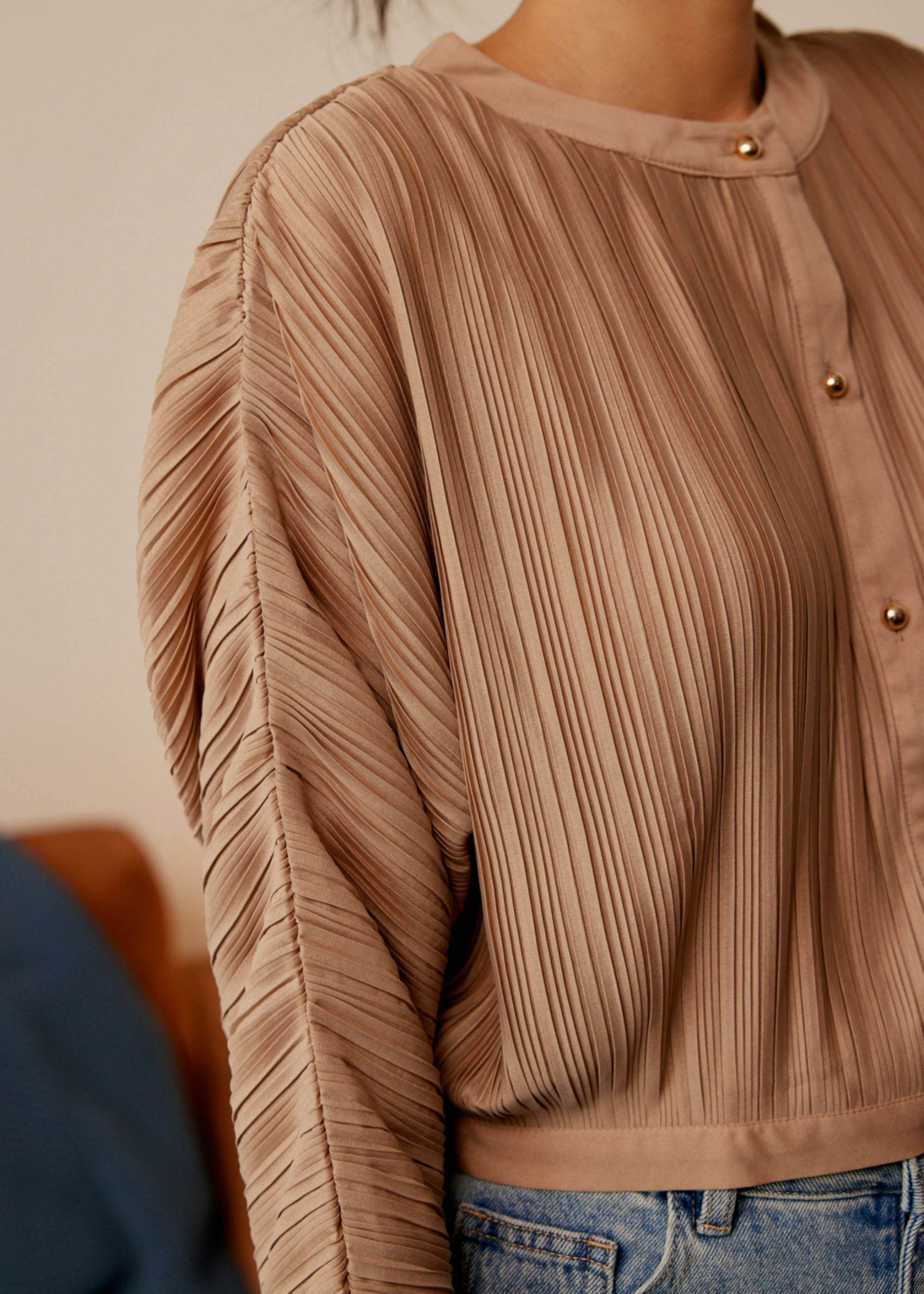 Relaxed Plisse Crop Jacket - Image 14